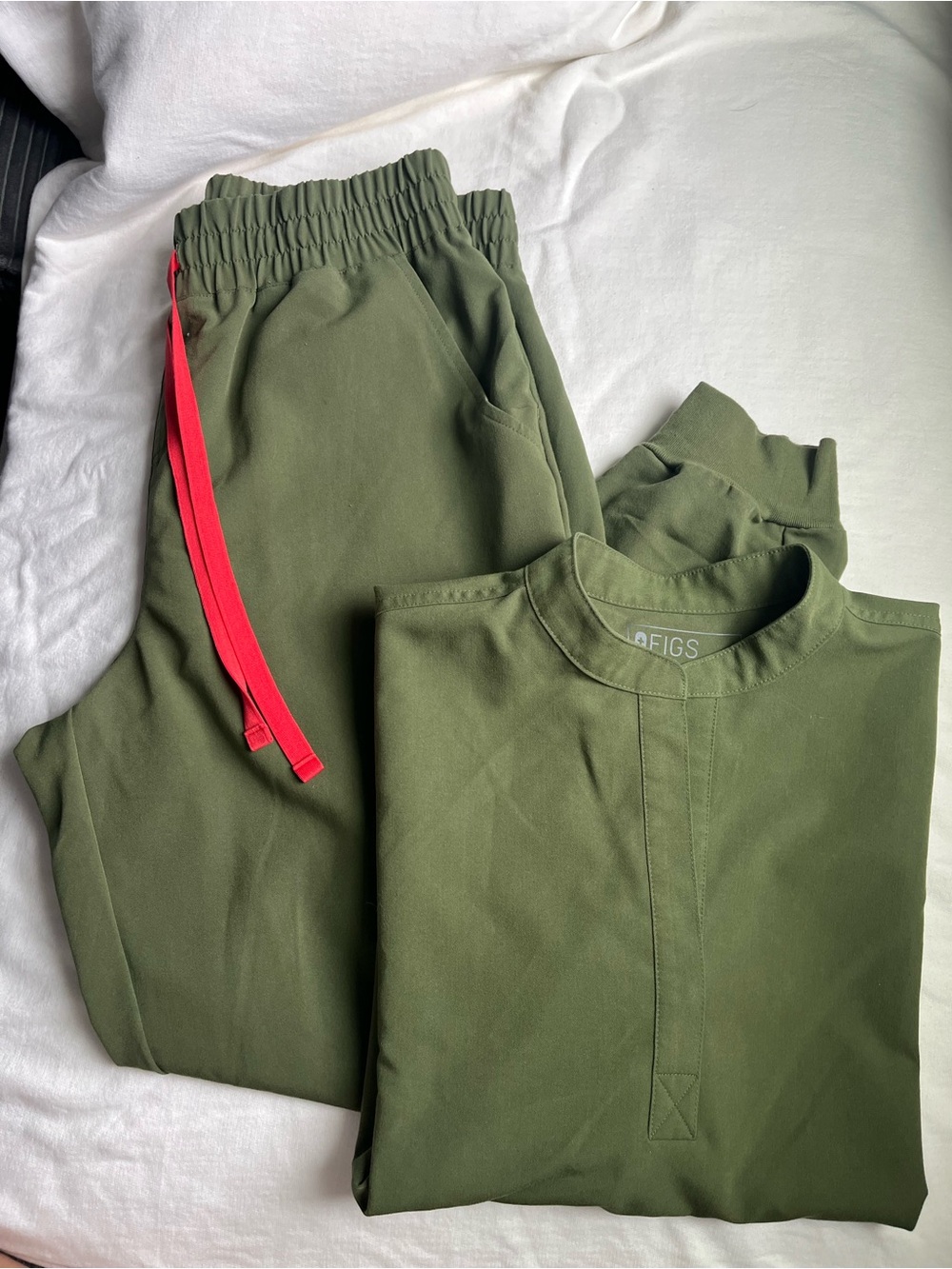 FIGS Scrub Set Dark Olive S/L